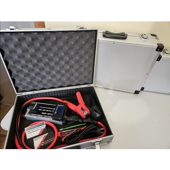 Metalowa walizka do przenoszenia