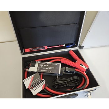 Metalowa walizka do przenoszenia